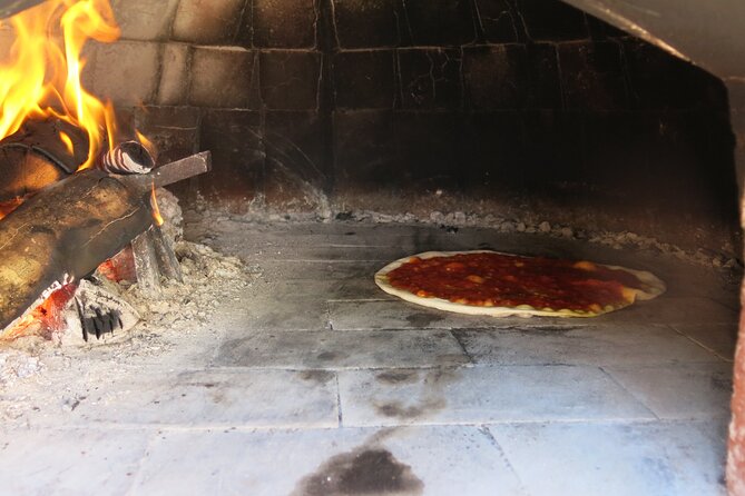 Rome: Private Pizza Making Home cooking class with a local - Fresh Ingredients and Toppings: Building the Pizza You Want