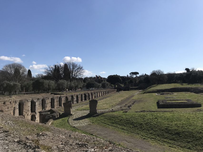 Rome: Private Tour of Hadrian's Villa with Archaeologist - The Pecile and Hadrian’s porch: start with the view and the mood