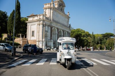 Rome: Private Tuk Tuk Tour with Hotel Pickup and Prosecco - Hotel pickup and private guiding: how you set your pace