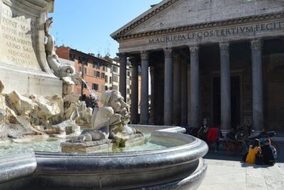 Rome Private Walking Tour: Spanish Steps, Pantheon, Trevi, Navona - Through Galleria Alberto Sordi to Piazza Colonna: the elegant shortcut