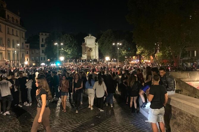 Rome Pub Crawl in the Old Town - What makes this Rome pub crawl night work