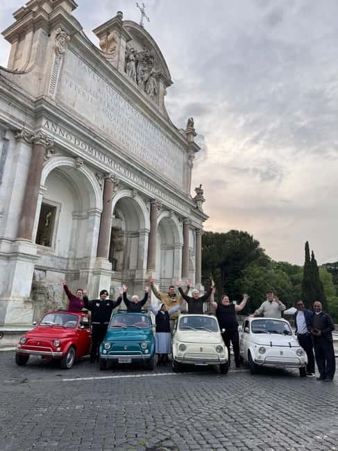 Rome: Retro Fiat 500 car tour with Pro-Photographer - A vintage Fiat 500 turns Rome into a photo set
