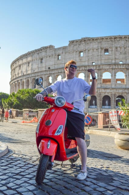 Rome: Retro Fiat 500 car tour with Pro-Photographer - The movie-famous stop: Fontana dell’Acqua Paola