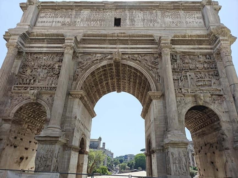 Rome: Roman Forum Myths and Legends Private Guided Tour - Stop 1: Largo della Salara Vecchia Meeting Point Setup
