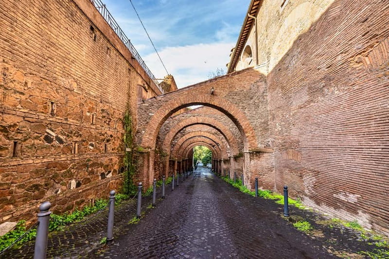 Rome: Roman House of the Celio Hill Ticket & App Audioguide - Getting to Case Romane del Celio: finding the entrance fast