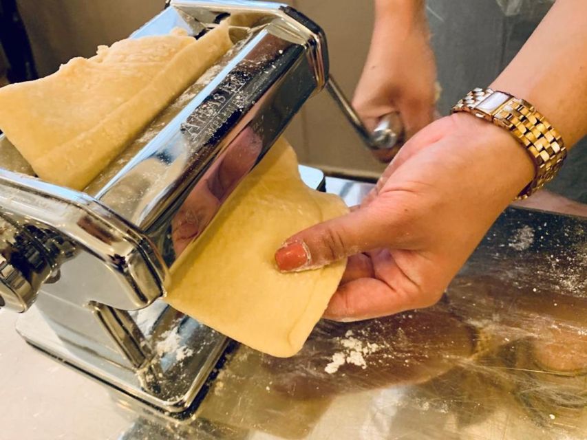 Rome: Roman Master Chef Cooking Class with Wine - Drinks While You Cook: Wine, Limoncello, and What That Adds