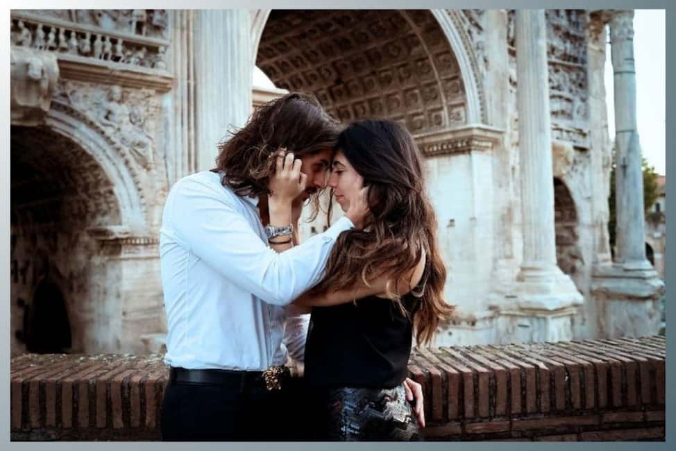 Rome: Romantic Couple Photoshoot. Choose your spot! - Colosseum, Campidoglio, and Fori Imperiali: big Roman drama