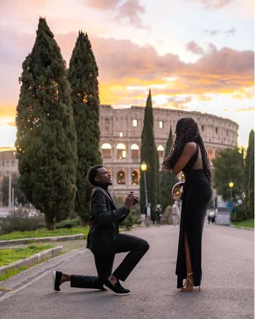 Rome: Romantic Proposal PhotoShoot - A one-hour secret proposal near Colosseum that keeps you calm