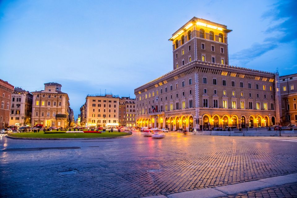 Rome: Rome at Night Evening Historical Walking Tour - Cobblestones Toward the Pantheon: Small Streets, Big Meaning