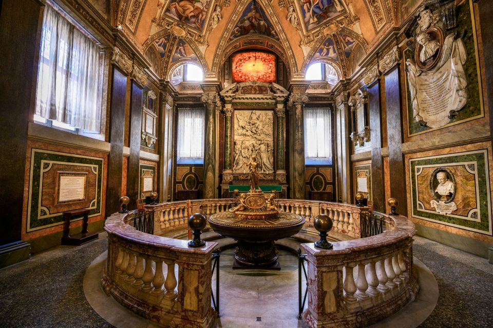 Rome: Santa Maria Maggiore and Panoramic Dome Guided Tour - Room of the Popes: power and faith in the same frame