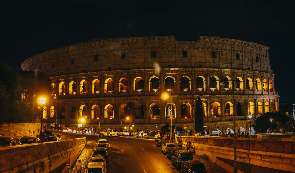 Rome: Small-Group Night Tour with Pizza and Gelato - Roman Forum at night: photo stop, then context