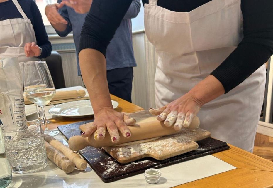 Rome: Small Group Pasta cooking class near Piazza Navona - Why Piazza Navona is the perfect backdrop for pasta-making