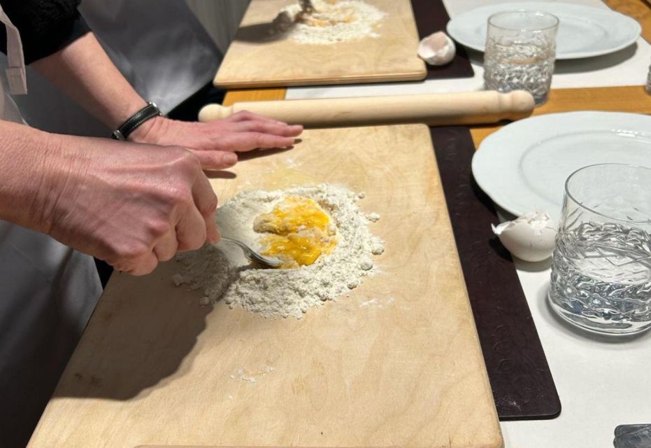 Rome: Small Group Pasta cooking class near Piazza Navona - Your 3 hours: what the session feels like, step by step