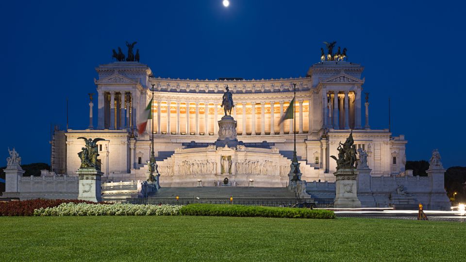 Rome: Squares and Fountains Walking Guided Tour - Spanish Steps to Trevi Fountain: legends you can repeat later