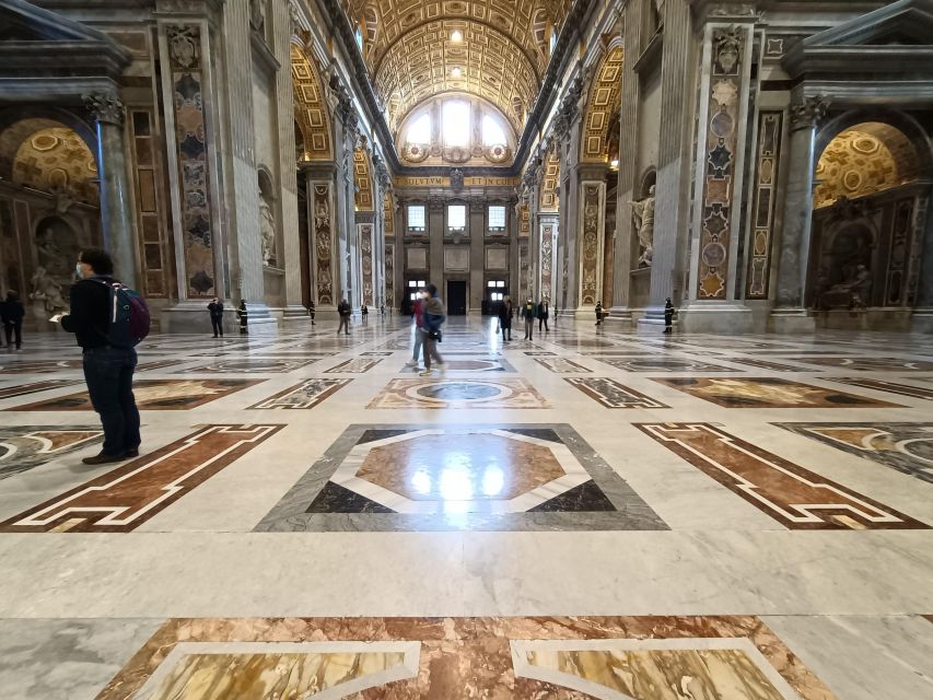 Rome: St. Peter's Basilica Guided Tour with Papal Tombs - Why St. Peter’s Basilica feels different with a guide