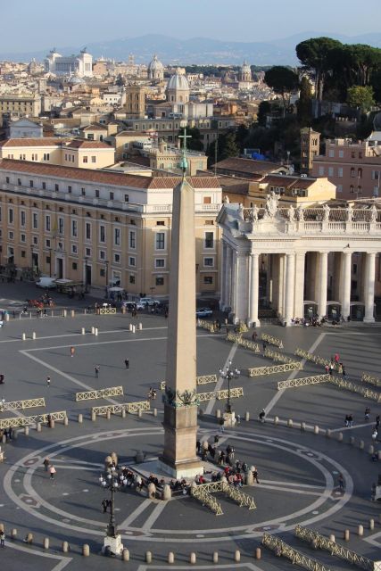 Rome: St. Peter's Basilica, papal tombs tour also with Dome - Papal Grottoes and Tombs: The Part That Changes the Mood