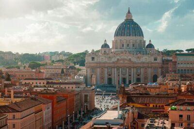 Rome St. Peter's Basilica Tour with exclusive Underground Access - Inside St. Peter’s Basilica: where the radio headsets help most