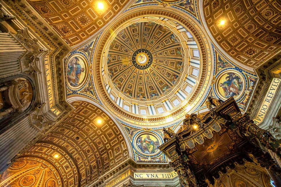 Rome: St. Peter’s Basilica Tour with Vatican Grottoes - Small-group pace and why your guide makes or breaks it