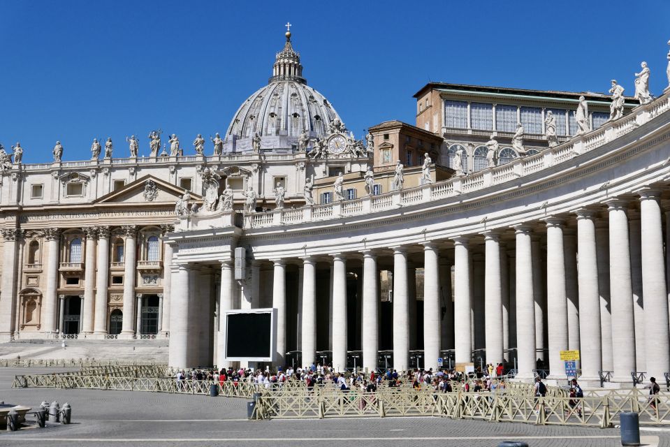 Rome: St. Peter's Basilica with Dome Private Tour - Meeting at Largo del Colonnato: your first win against confusion
