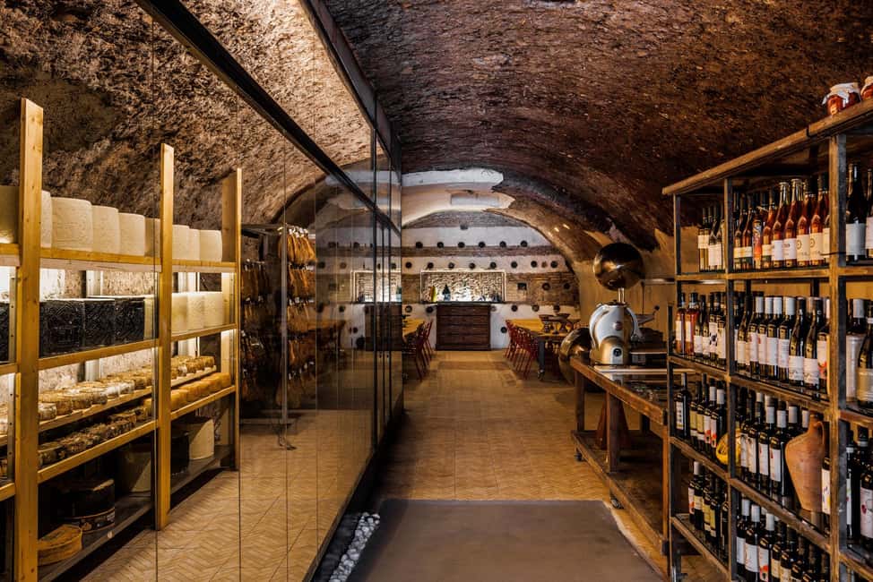 Rome: Taste in Testaccio gastronomic rarities in an aging cave - Key highlights worth knowing before you go