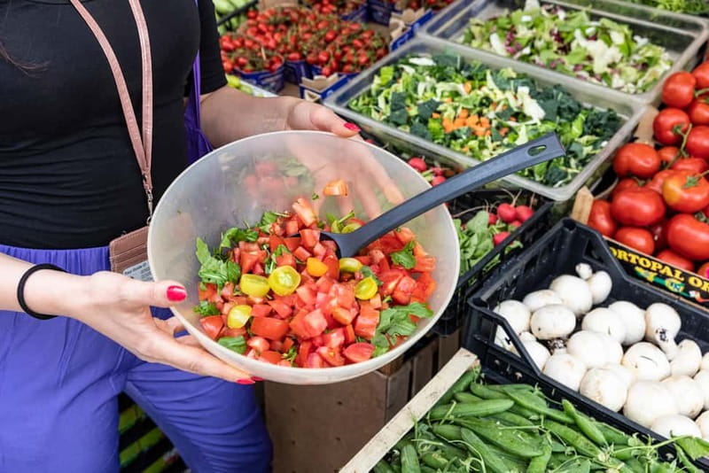 Rome: Taste of Testaccio Food & Market Tour - Europe’s only pyramid: seeing it from the exclusive spot