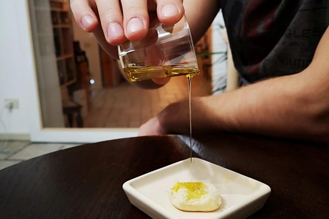 Rome Tasting Experience: Wine, Olive Oil and Local Bites - Where You Start: Piazza Capranica and a Familiar Rome Meeting Point