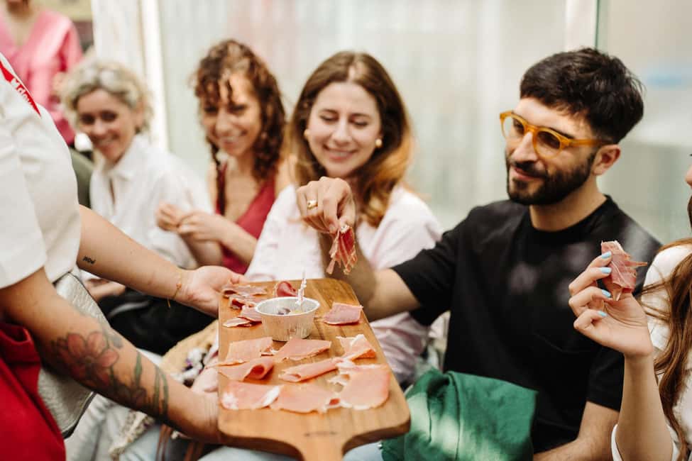 Rome: Testaccio Food & Market Tour with Pasta & Wine - Testaccio Market Time: How Vendors Explain the Food