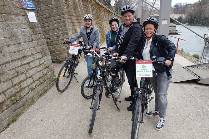 Rome Tiber cycle path: Electric & Muscle Rental Bike - Weather and sunset: the two things that change the plan