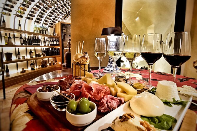 Rome Tiber River Ride and Top Food Tasting with Wine Pairing - The boat ride: flexible sightseeing, not a guided bus tour