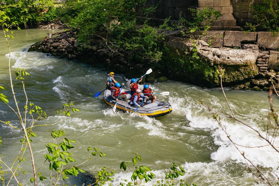Rome: Tiber River Urban Rafting Tour with Roman Pizza - Porta del Popolo to Scalo de Pinedo: the tour gets real fast