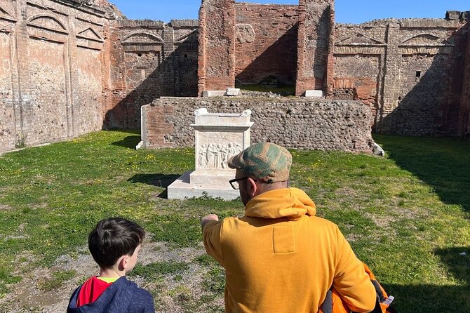 Rome to Pompeii Guided Tour with Wine & Lunch by High Speed Train - Winery on Vesuvius Slopes: Lunch and Wine You’ll Remember (Usually)