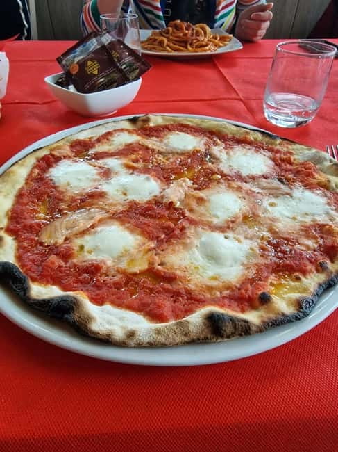 Rome to Saturnia ; Thermal Springs Day Trip with Lunch - The scenic Tuscany-tree photo stop (and how to use it well)