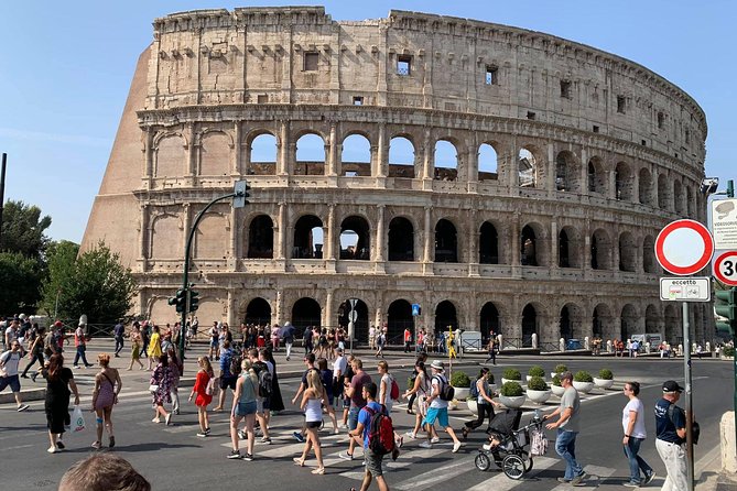 Rome Tour "the center of the world" with high quality electric bicycle! - The Included Gear: Helmet, Padlock, City Map, and Rainproof Comfort