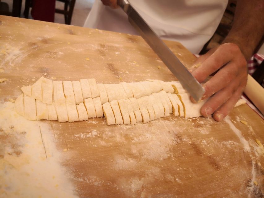Rome: Traditional Cooking Class in the Jewish Ghetto - Seasonal vegetables and the art of Roman frying
