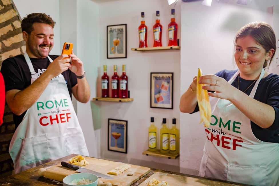 Rome: Traditional Pasta with Cocktails Cooking Class - The meal moment: you sit down with your spritz and your pasta