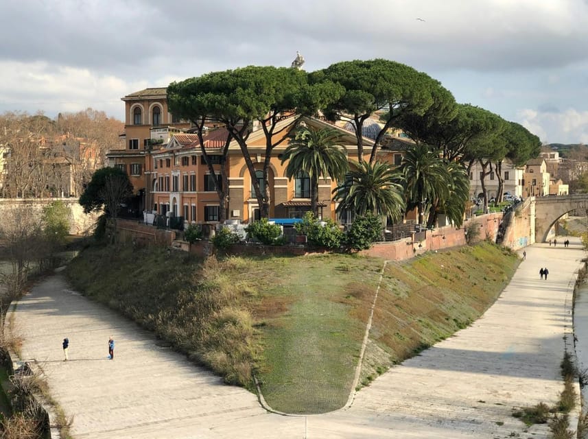 Rome: Trastevere and Jewish Ghetto Highlights Tour - Guide quality: Why the storytelling is the real highlight