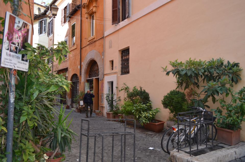 Rome: Trastevere and Jewish Ghetto Street Food Walking Tour - Via dei Pettinari Finish: One Last Bite and a Good Ending Point