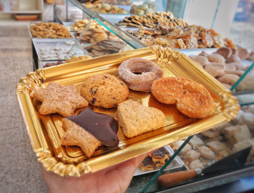 Rome: Trastevere and Jewish Ghetto Street Food Walking Tour - Piazza in Piscinula: The Kind of Stop You’d Miss Alone