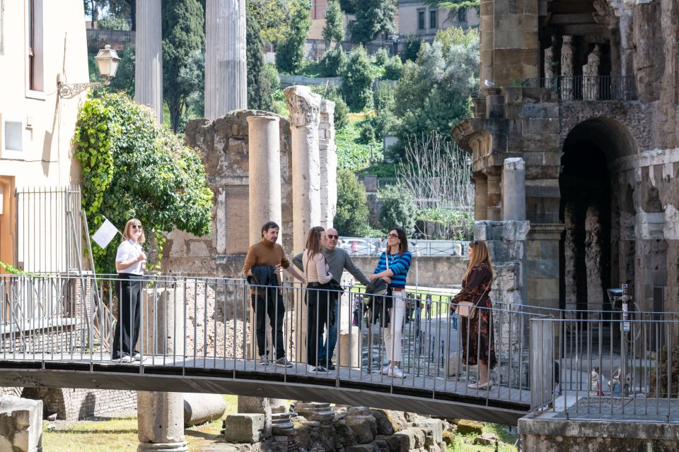Rome: Trastevere & Campo de Fiori Street Food Walking Tour - Meeting in Piazza San Simeone: Where the walk starts and your brain resets