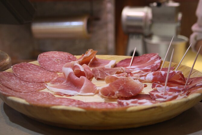 Rome: Trastevere Food Tour Wine Tasting and Local Expert Guide - Trastevere After 5:30pm: Why the Timing Works