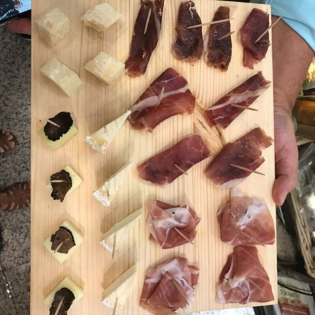 Rome: Trastevere Guided Food and Wine Tour with 20+ Tastings - The bakery dessert stop and the gelato finale