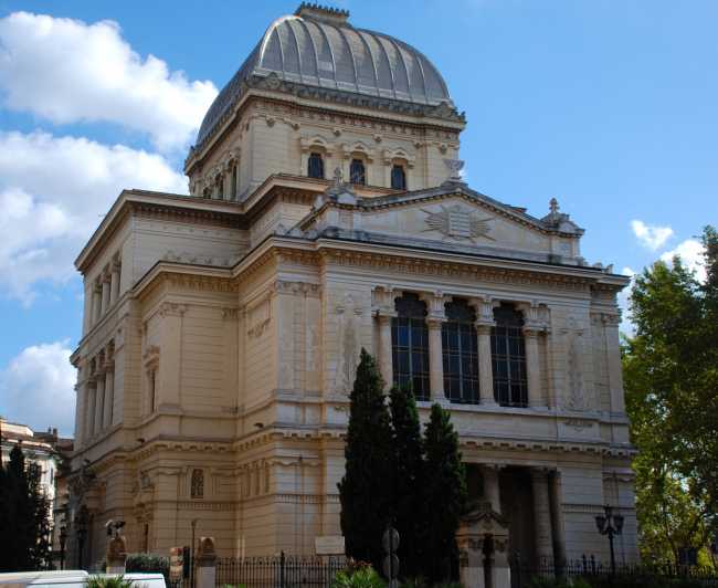 Rome: Trastevere Jewish Quarter Private Walking Tour - Santa Maria in Trastevere: Golden Mosaics That Anchor the Walk