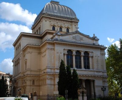 Rome: Trastevere Jewish Quarter Private Walking Tour - Piazza Trilussa: The Right Place to Start