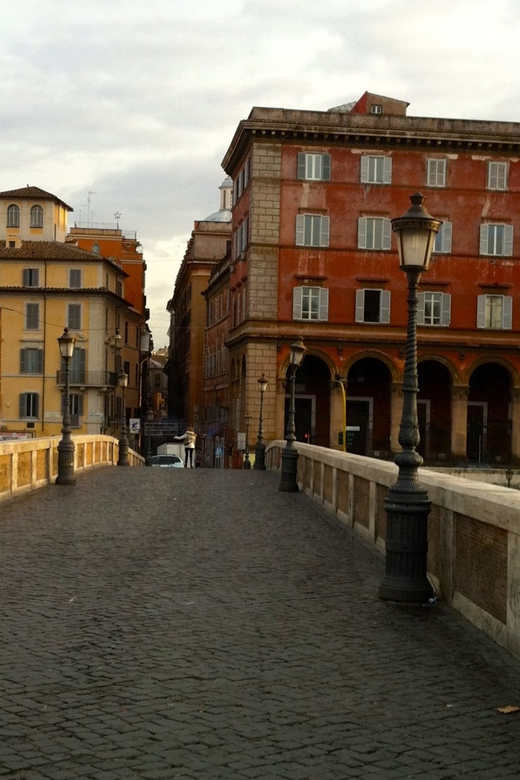 Rome: Trastevere Jewish Quarter Private Walking Tour - The Jewish Ghetto: Modest Streets, Heavy History