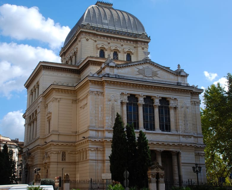 Rome: Trastevere Jewish Quarter Private Walking Tour - Piazza Trilussa: The Right Place to Start