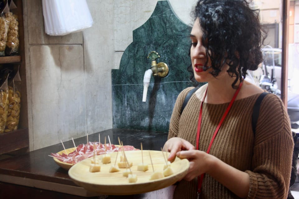Rome: Trastevere Quarter Street Food Tour with Sightseeing - The Food Trail: What You’ll Actually Eat (Plus the Drinks)