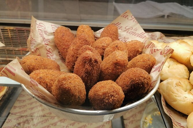 Rome: Trastevere street food and history tour - small group - Fontana della Botte: A Quirky Stop That Explains a Local Detail
