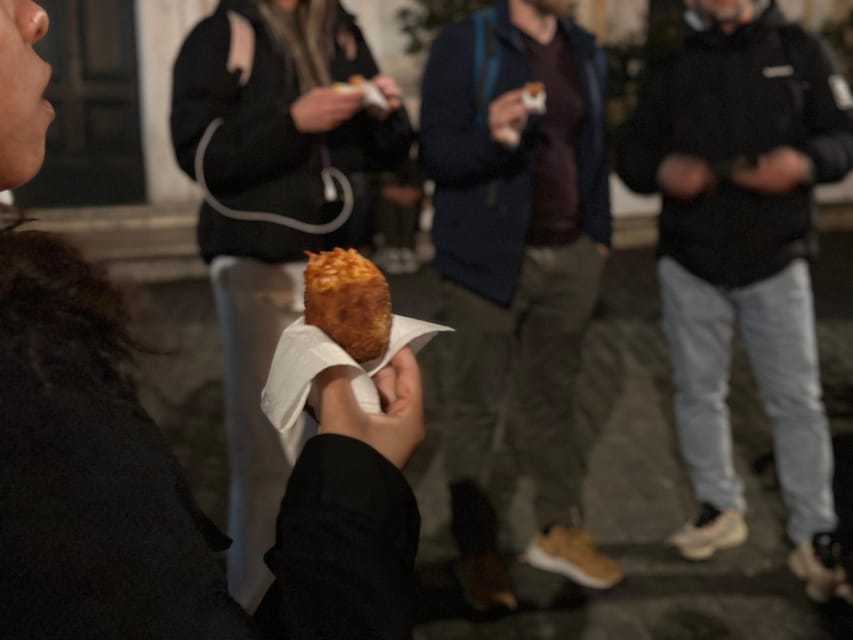 Rome: Trastevere & Tiber Island Street Food Tour at Sunset - Getting Oriented: Starting at Tiber Island’s Obelisk