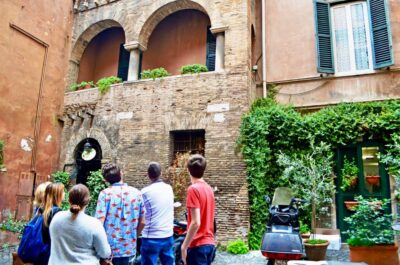 Rome: Trastevere & Tiber Island Street Food Tour at Sunset - Trastevere Streets, Narrow Lanes, and Santa Maria Along the Way