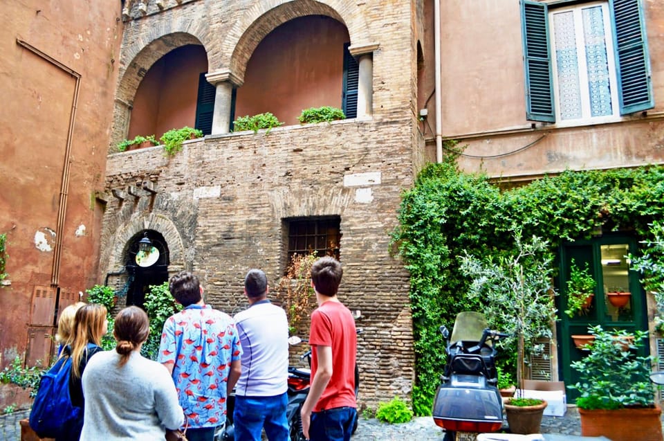 Rome: Trastevere & Tiber Island Street Food Tour at Sunset - Trastevere Streets, Narrow Lanes, and Santa Maria Along the Way